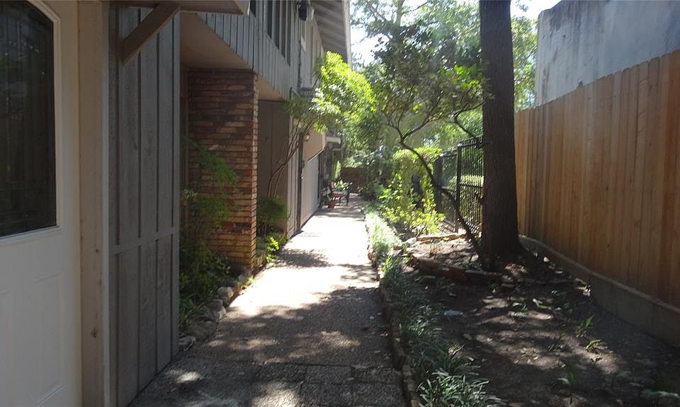 1st image of 4944 Woodway Dr APT 26