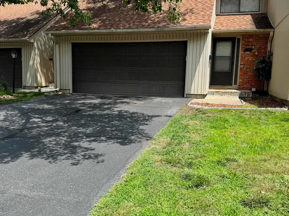 3118 SW Randolph Ave, Topeka, KS 66611