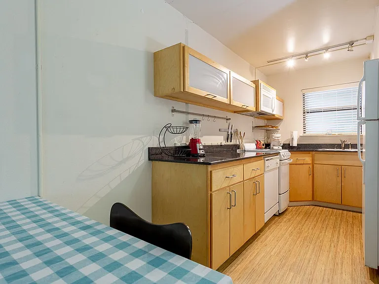 1855 Brightside Dr — Photo 9