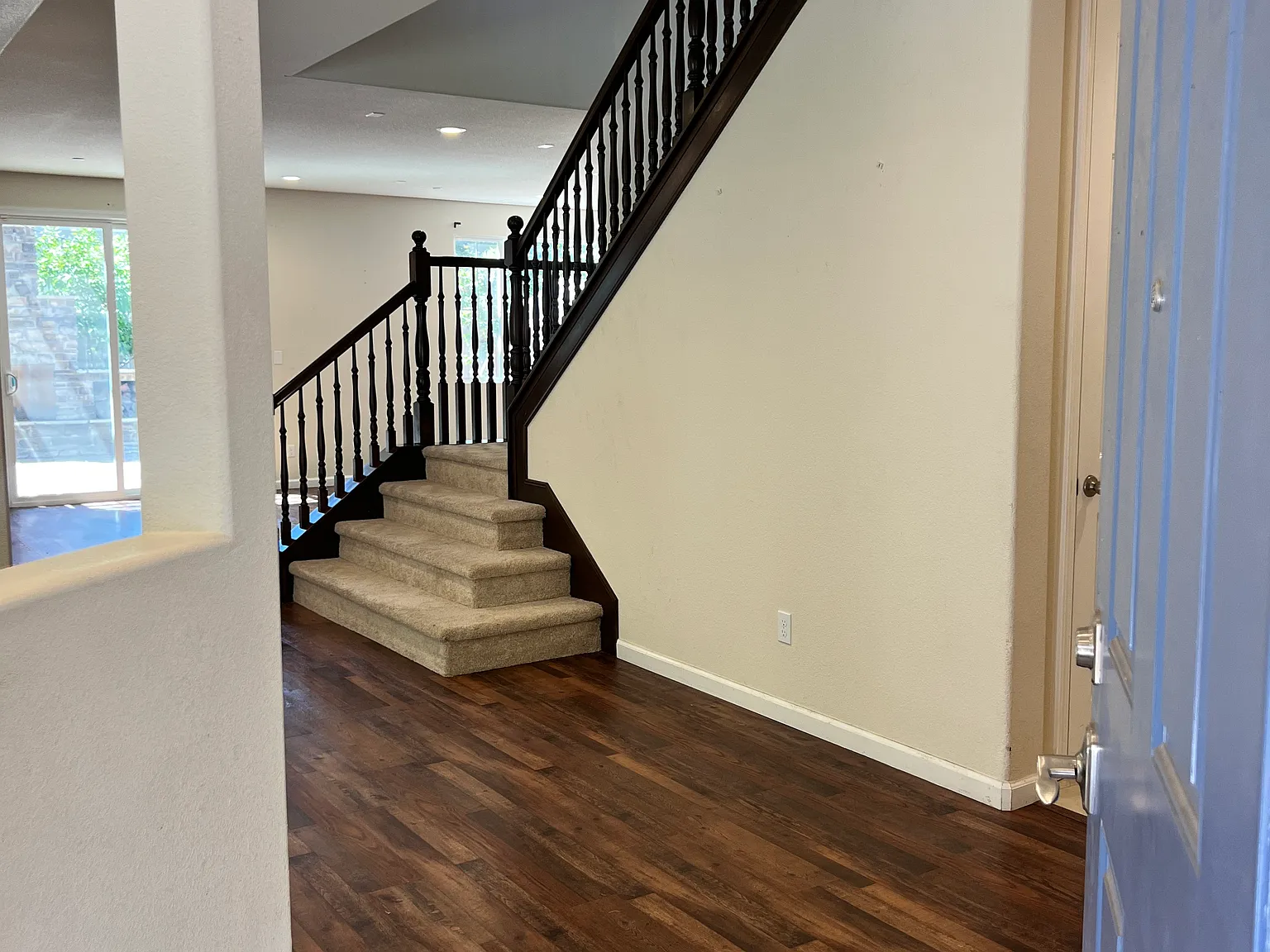 5 bed, 3026 sqft, $4,000 — Photo 3