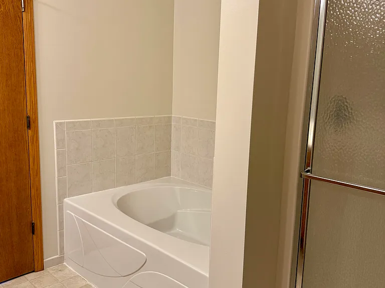 616 Shardlow Ln NE — Photo 15