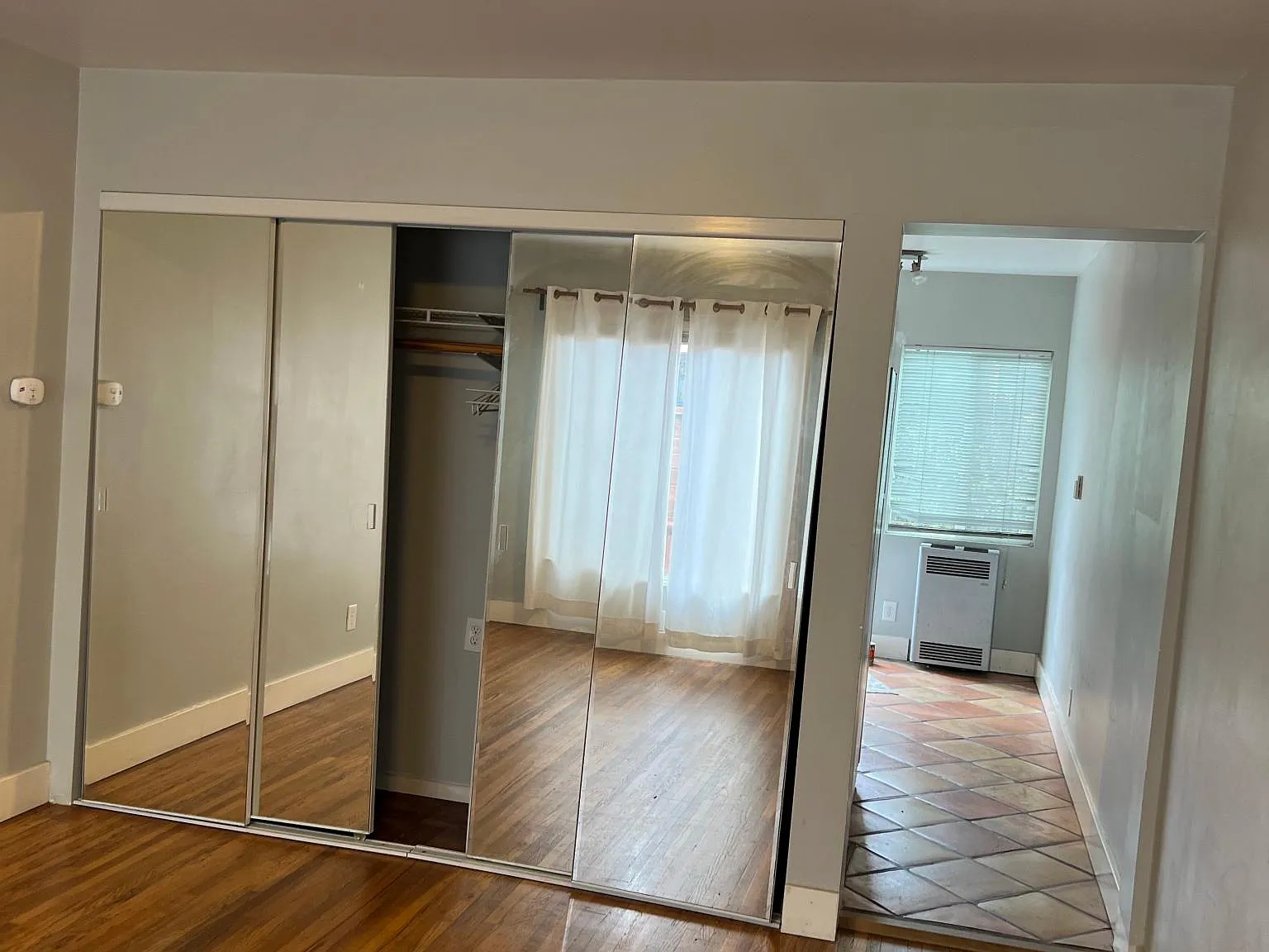 Studio, 330 sqft, $1,900 — Photo 2