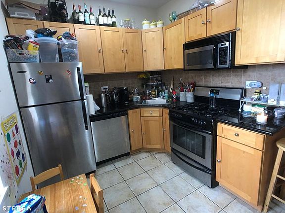 3rd image of 2906 21st Ave APT 4A