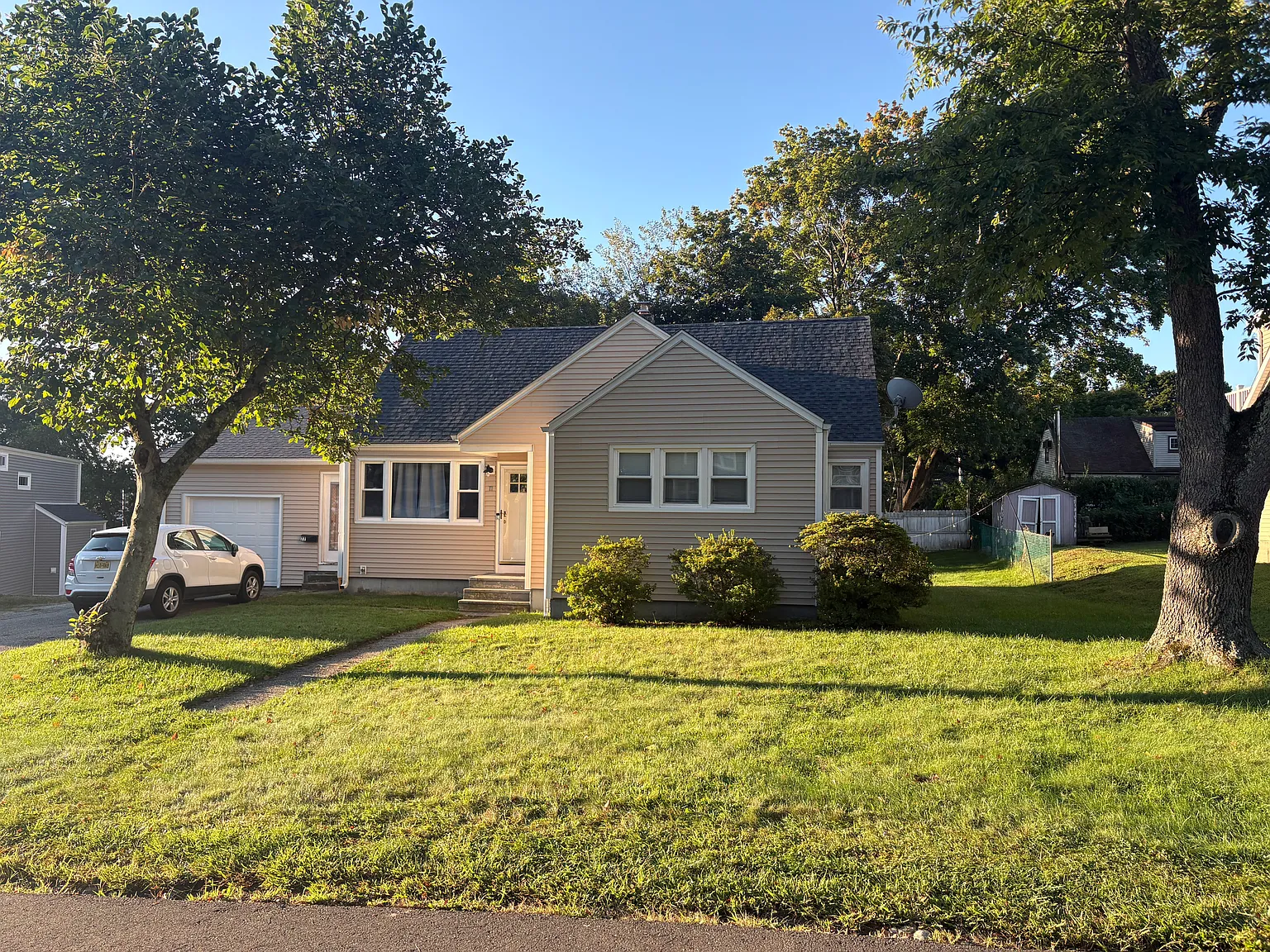 5 bed, 1428 sqft, $4,600 — Photo 1