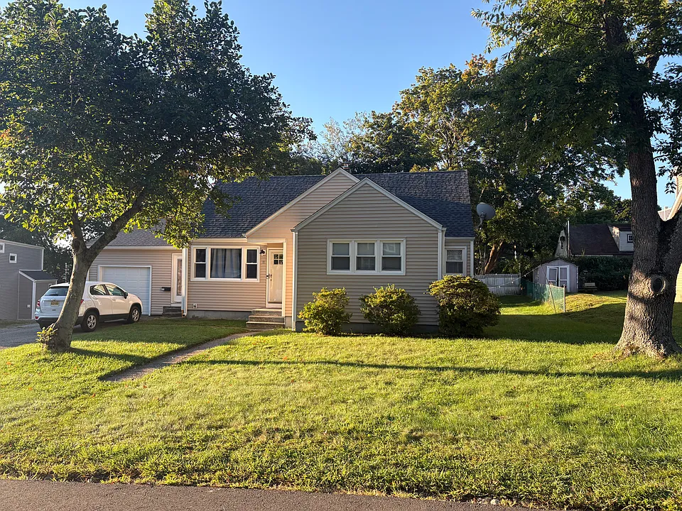 77 Loftus Cir