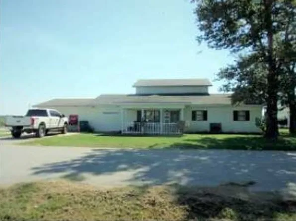 824 E 9th St, Rector, AR 72461