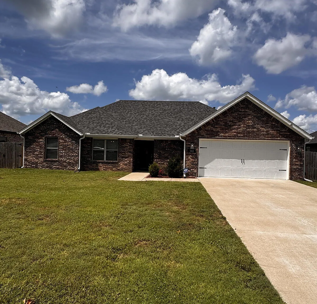 4 bed, 2.0 bath, 1869 sqft, $1,998 — Photo 1