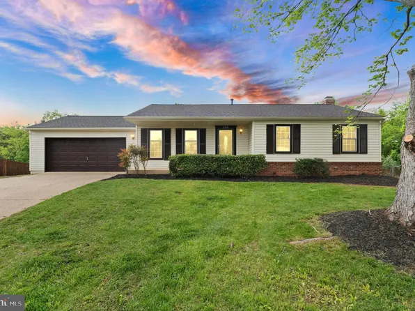 239 N Cameron Ct, Sterling, VA 20164