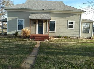 202 N Rhodes Ave, Pretty Prairie, KS 67570