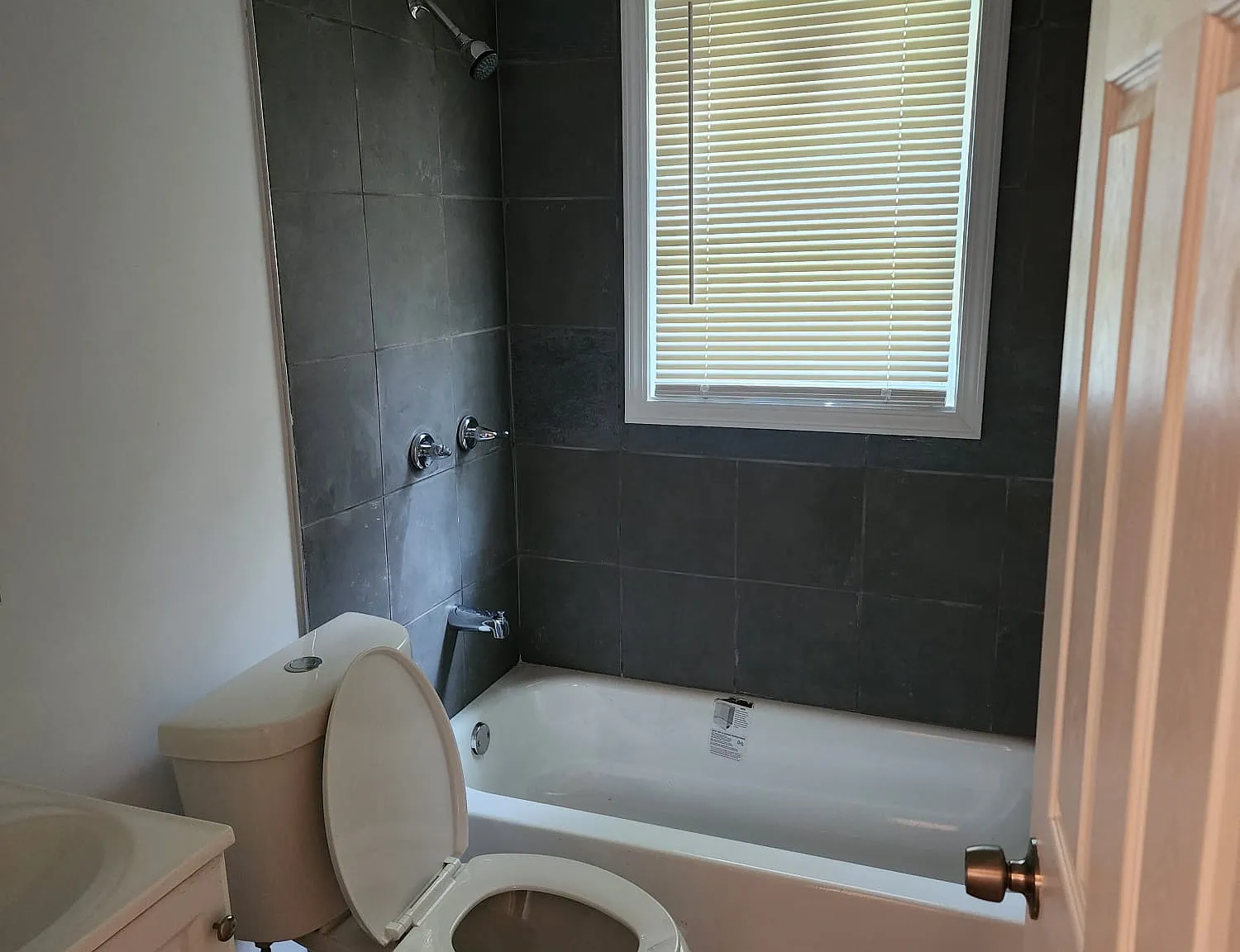 3 bed, 1110 sqft, $1,650 — Photo 4