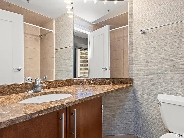 1001 W Jefferson Ave #7G — Photo 28