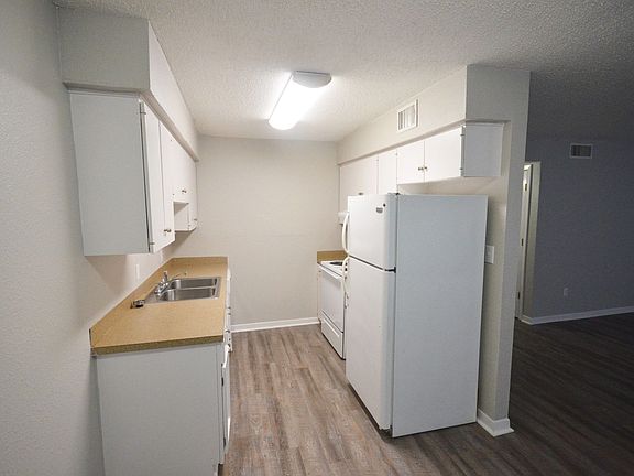 5th image of 2420 Linden Ave #Lc18