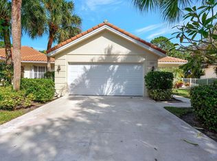 150 Lost Bridge Dr, Palm Beach Gardens, FL 33410