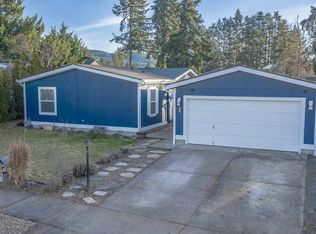 555 Kathleen Dr, Cottage Grove, OR 97424