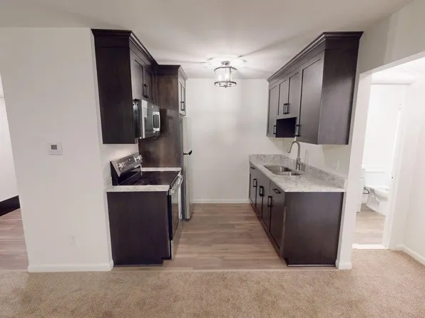 17455 Wildwood St, Roseville, MI 48066