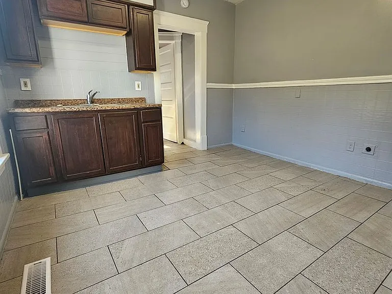 3355 W 43rd St — Photo 3
