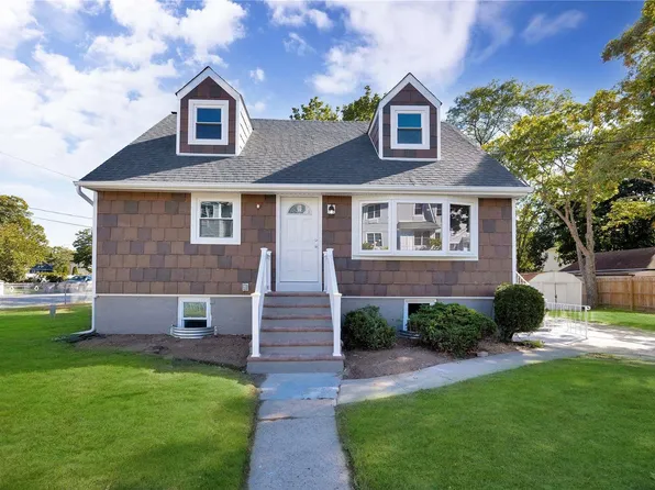 33 Geraldine Avenue, Amityville, NY 11701