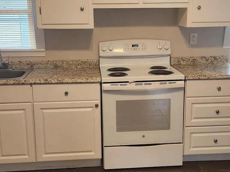 325 Whipple St — Photo 5