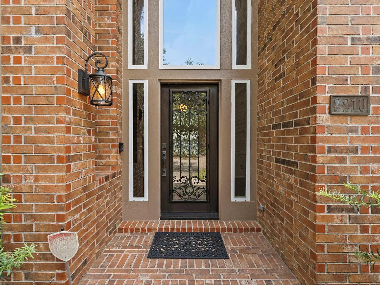 4 bed, 2.5 bath, 3276 sqft, $3,400 — Photo 4