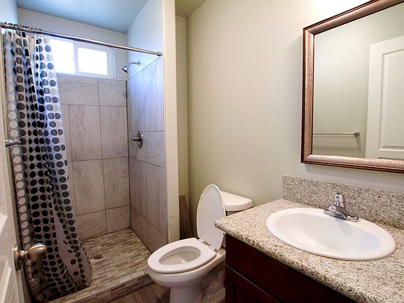 5th image of 247 W San Joaquin Ave