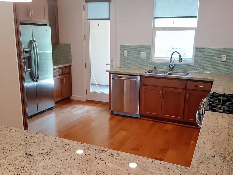 936 Fontana Ter — Photo 4