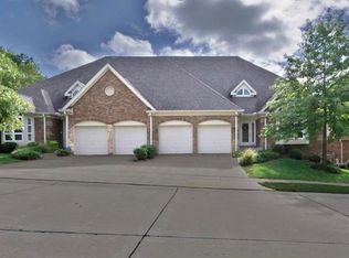8702 Grants Log Cabin Ln, Saint Louis, MO