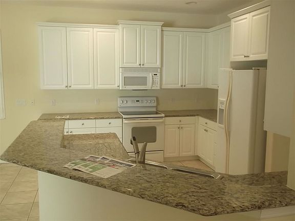 3rd image of 5123 Hanging Moss Ln