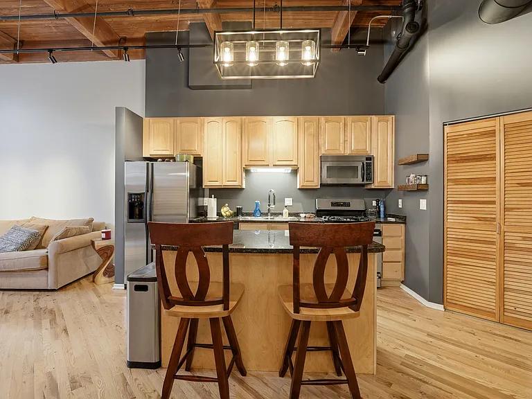 1500 W Monroe St #124 — Photo 8