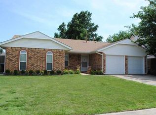 1024 Cooper Ln, Yukon, OK 73099