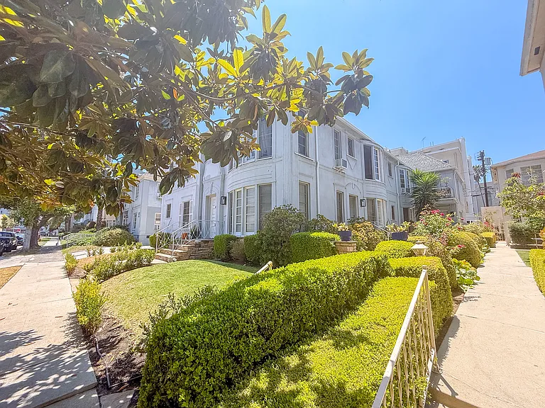 633 S Ridgeley Dr #1 — Photo 9