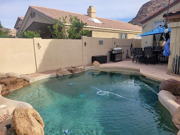 Crystal pool waters with grill!