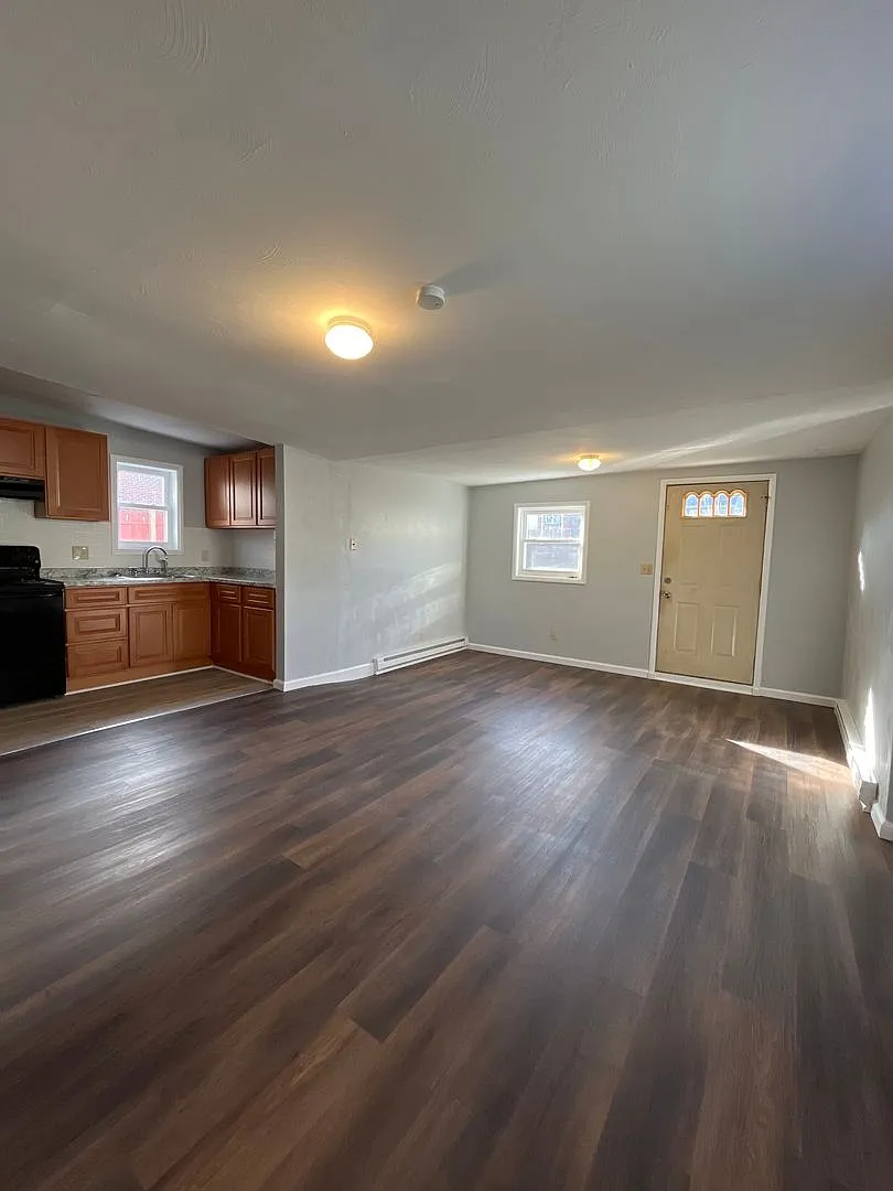 120-122 S 2nd Street — Photo 3