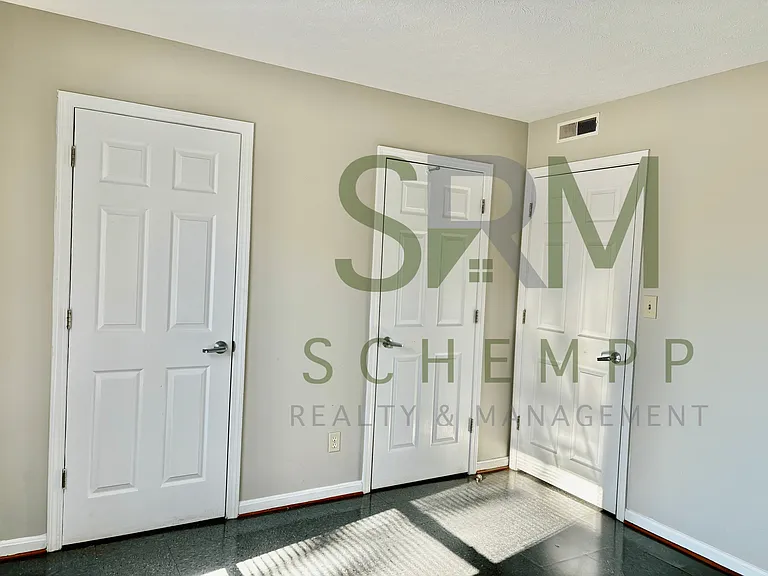 2614 W Jefferson St #4 — Photo 9