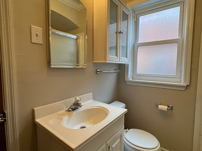 8030 Delmar Blvd #1W — Photo 11