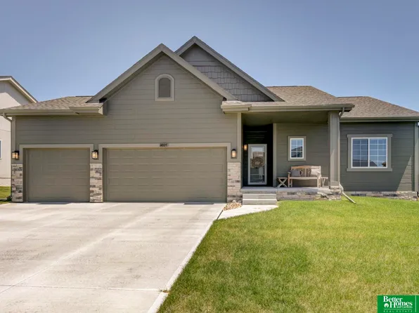 14809 S 19th St, Bellevue, NE 68123