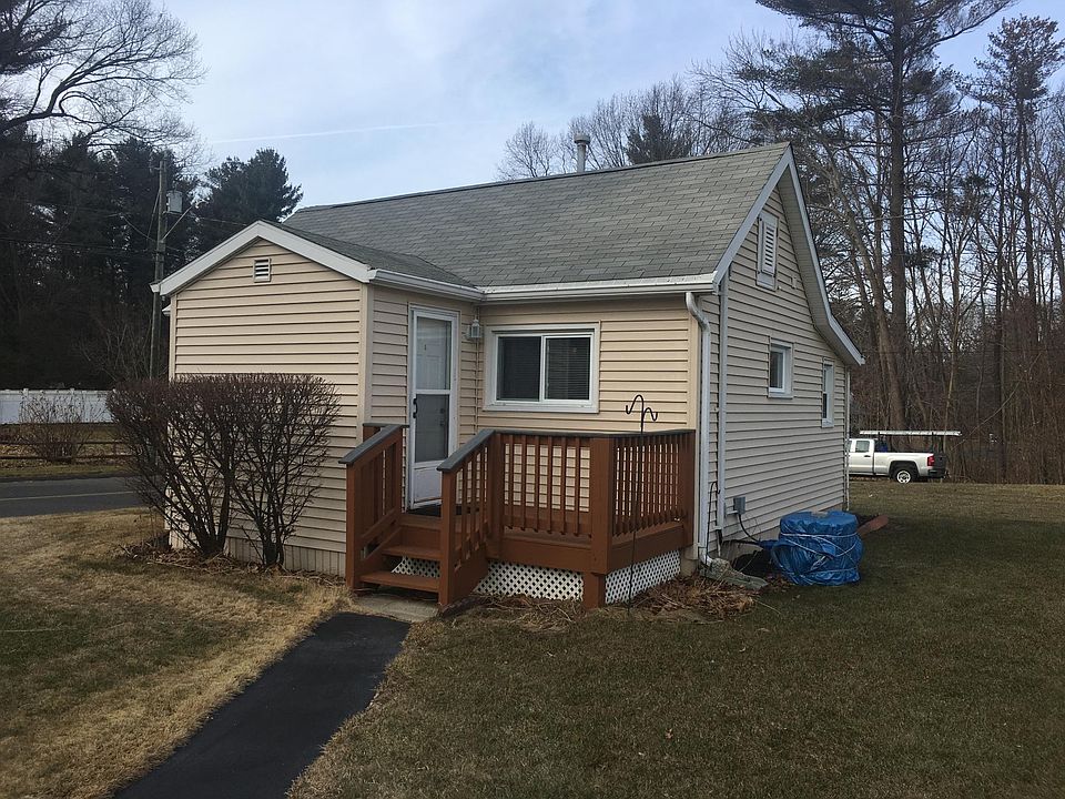 2nd image of 272 Dunham St