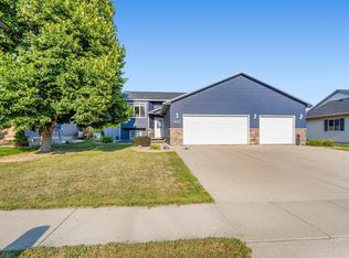 602 Eagle Ave, Harrisburg, SD 57032