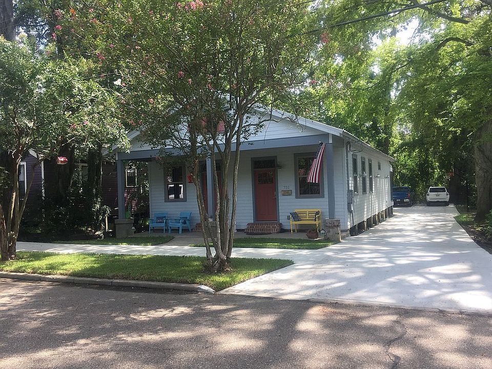 2nd image of 731 Napoleon St