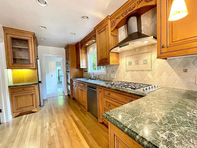 1127 Clark Way — Photo 11