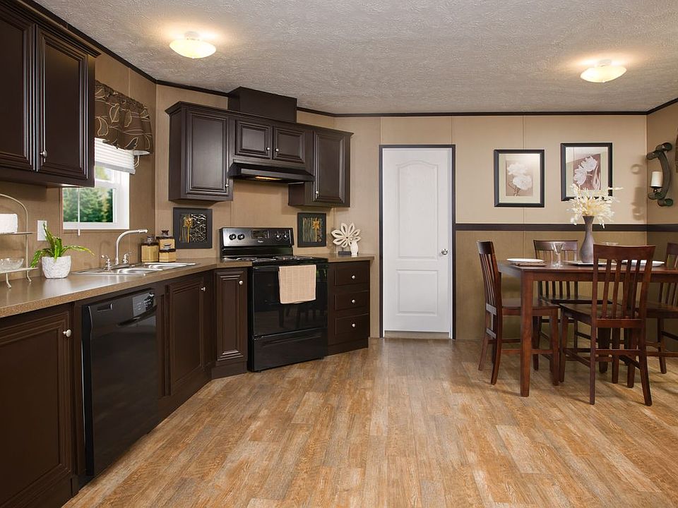 1st image of 322 Spruce Pines Dr