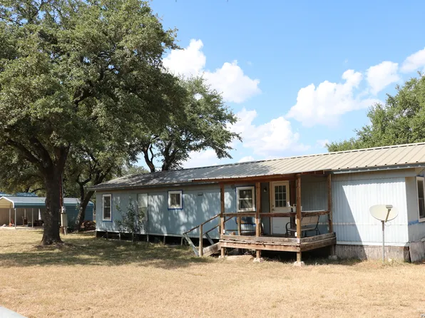 316 OAK LAWN DR, Bandera, TX 78003