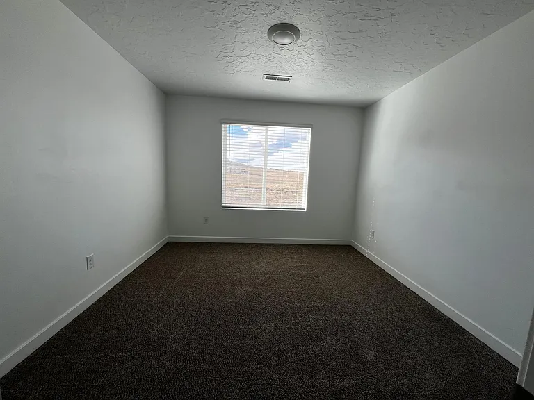 1057 W Fox Run Ave — Photo 9