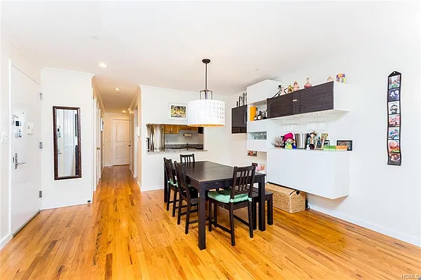Rented by Re/Max In The City | media 3