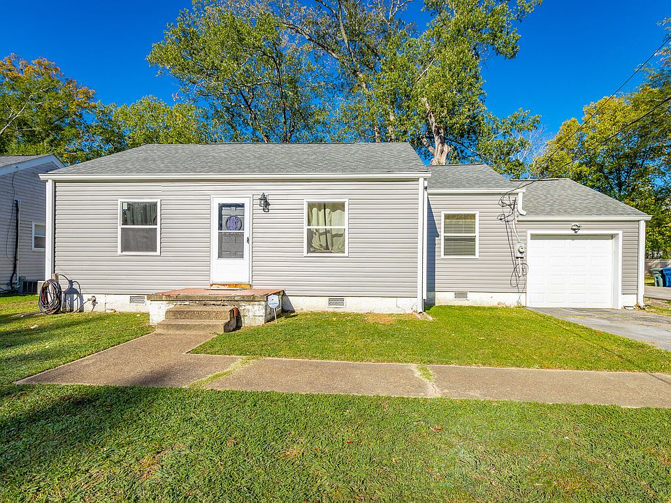 1st image of 119 N Lovell Ave