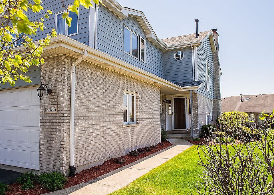 1st image of 19426 Cranfield Ln