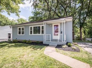 90 La Venta Dr, Florissant, MO 63031