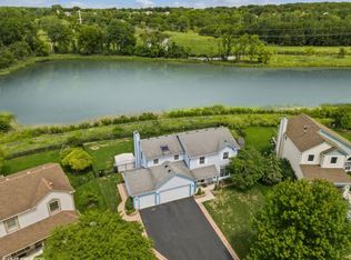 521 Springwood Ln, Bolingbrook, IL 60440