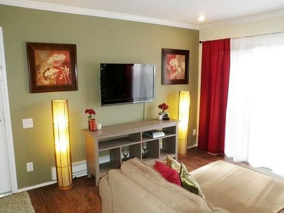 Living Room angle 2.