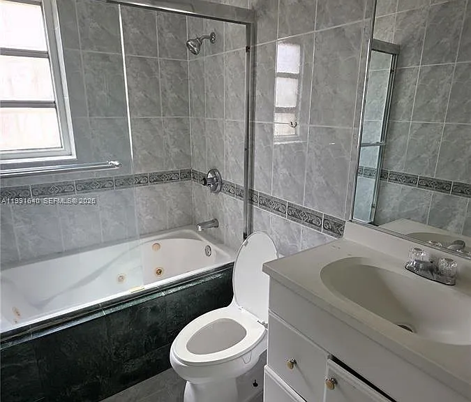 2114 Biarritz Dr #2 — Photo 7