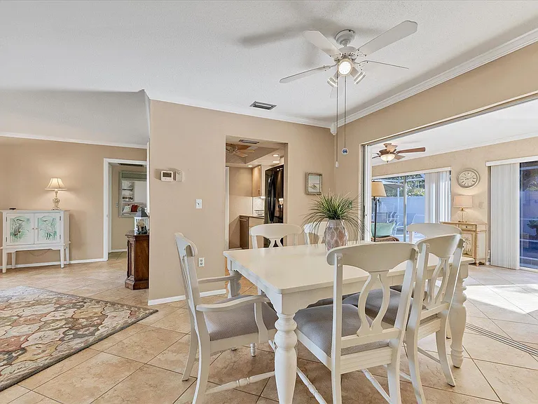 521 Beach Park Blvd — Photo 10